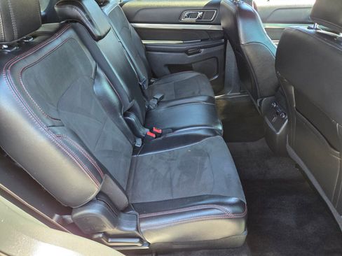 Certified 2018 Ford Explorer XLT w/ Equipment Group 202A FWD image 16