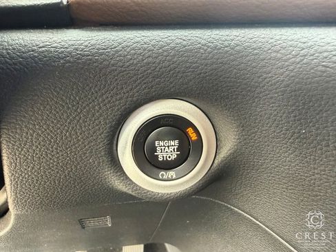 Used 2017 Chrysler Pacifica Limited FWD image 24