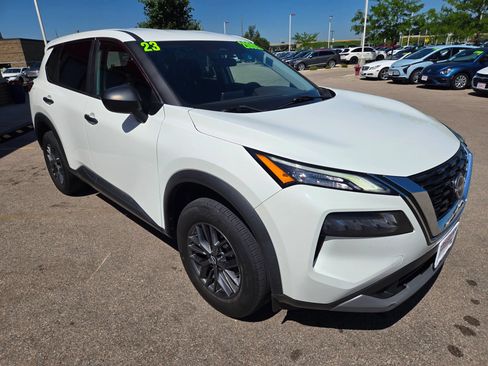 Used 2023 Nissan Rogue S FWD image 3