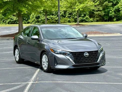Used 2025 Nissan Sentra S w/ Lighting Package FWD image 11