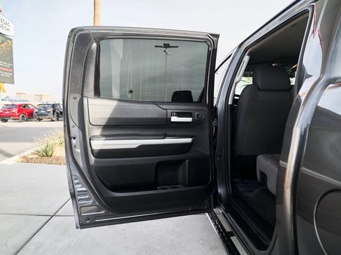 Used 2017 Toyota Tundra SR5 image 18