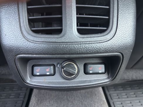 Used 2013 Ford Taurus SHO AWD/4WD image 27