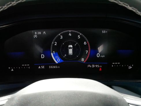 Used 2023 Volkswagen Taos SE w/ Panoramic Sunroof Package image 21