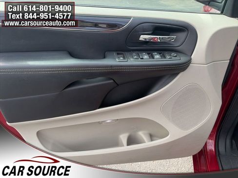Used 2014 Dodge Grand Caravan SXT image 16