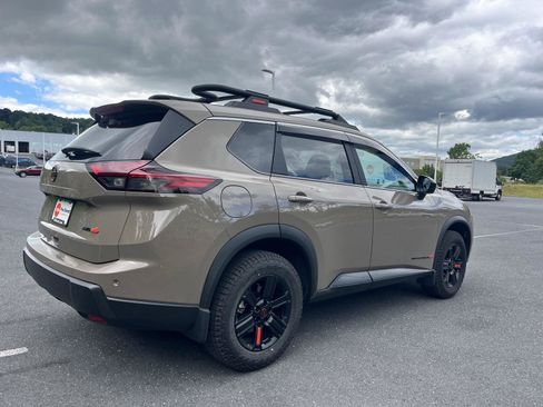 Used 2026 Nissan Rogue SV AWD/4WD image 37