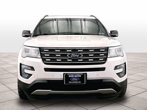 Used 2017 Ford Explorer XLT w/ Equipment Group 202A AWD/4WD image 3