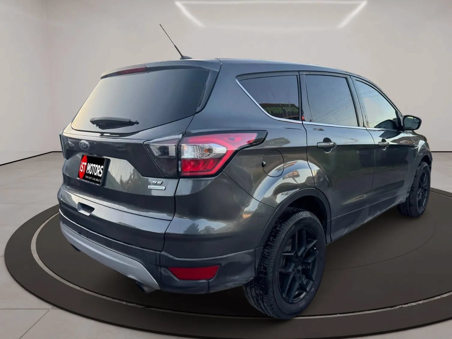 Used 2017 Ford Escape SE FWD image 4