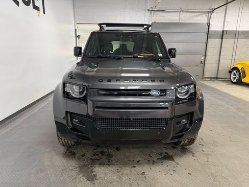 Used 2024 Land Rover Defender 130 X-Dynamic SE image 3