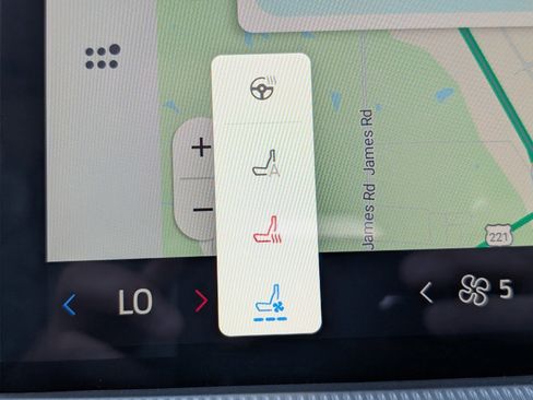 Used 2025 Ford Explorer Platinum w/ Ultimate Package image 21