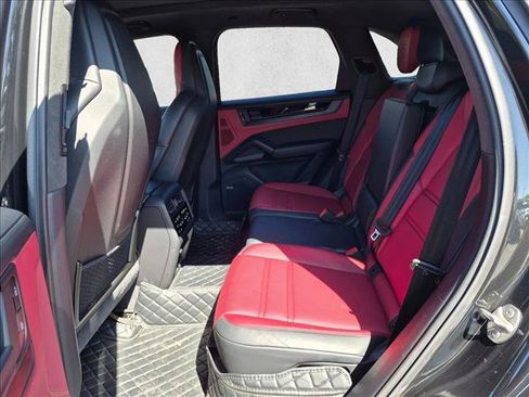 Used 2025 Porsche Cayenne GTS AWD/4WD image 16