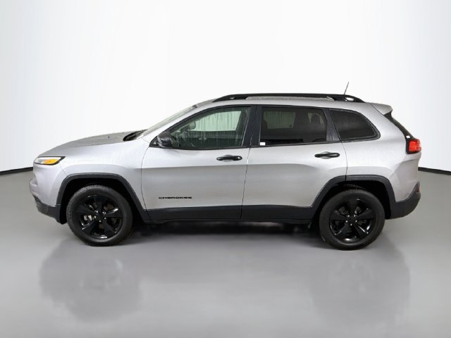 Used 2017 Jeep Cherokee Sport w/ Cold Weather Group AWD/4WD image 4