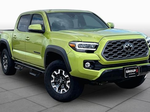 Used 2023 Toyota Tacoma TRD Off-Road w/ Technology Package AWD/4WD image 3