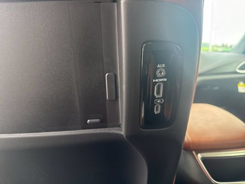 New 2026 Chrysler Pacifica Pinnacle AWD/4WD image 37