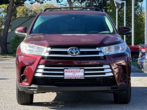 Used 2019 Toyota Highlander LE image 8