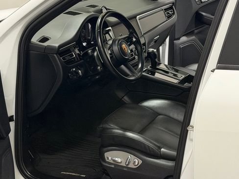 Used 2023 Porsche Macan AWD/4WD image 8
