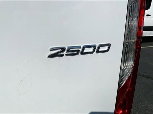Used 2024 Mercedes-Benz Sprinter 2500 image 43