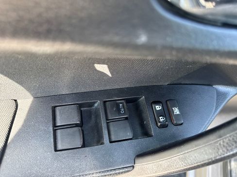 Used 2019 Toyota Corolla LE FWD image 14