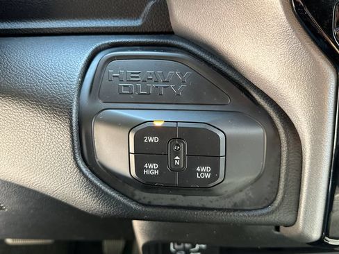 Certified 2025 RAM 2500 Big Horn AWD/4WD image 36