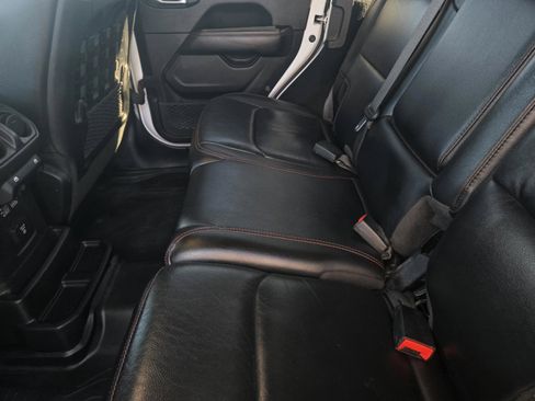 Used 2021 Jeep Wrangler Unlimited Rubicon AWD/4WD image 5