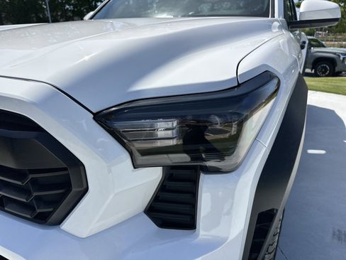 Used 2024 Toyota Tacoma TRD Off-Road image 6