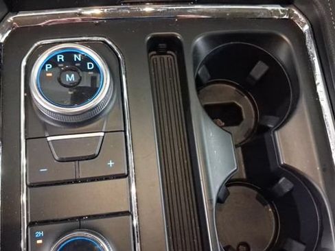 Used 2024 Ford Expedition XLT AWD/4WD image 32