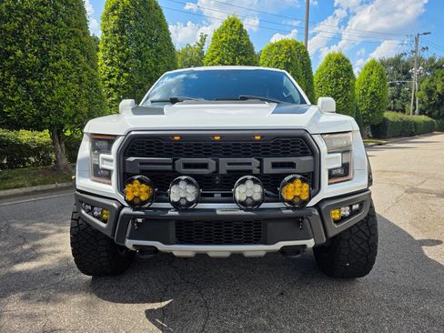 Used 2018 Ford F150 Raptor w/ Equipment Group 802A Luxury image 10