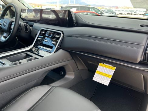 New 2025 Nissan Armada SV image 25