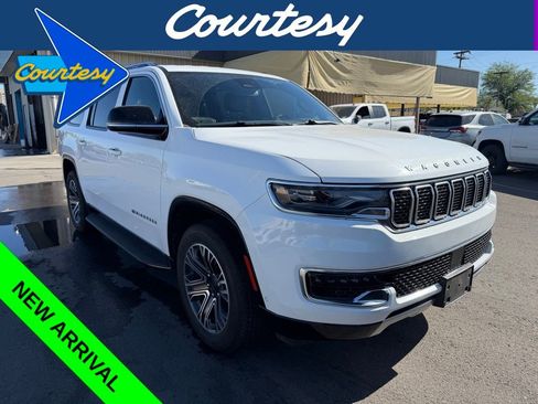 Used 2024 Jeep Wagoneer L Series II w/ Flexible Seating Group image 1