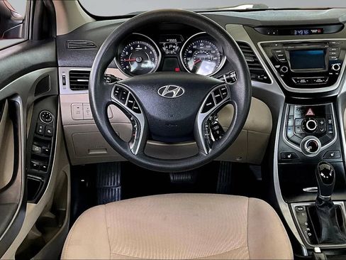 Used 2014 Hyundai Elantra SE w/ Option Group 02 FWD image 8