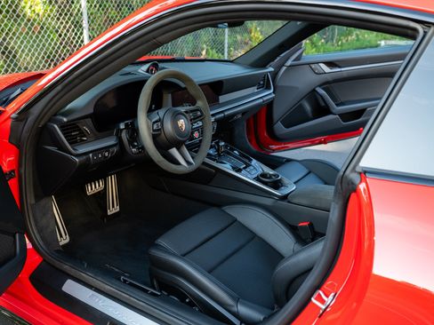 Used 2025 Porsche 911 Carrera RWD image 2