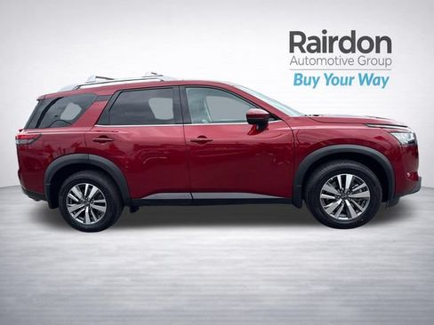 Used 2023 Nissan Pathfinder SL AWD/4WD image 8