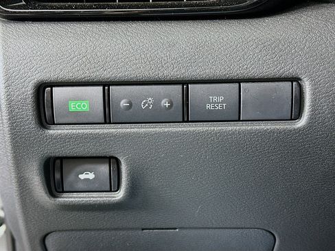 Used 2024 Nissan Sentra SV image 16