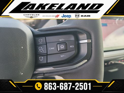 Used 2026 Jeep Cherokee Laredo AWD/4WD image 27