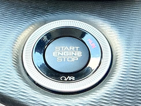 Used 2023 Jeep Grand Cherokee L Laredo w/ Luxury Tech Group I AWD/4WD image 9