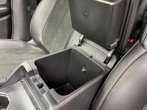 New 2025 Jeep Grand Cherokee Altitude image 20