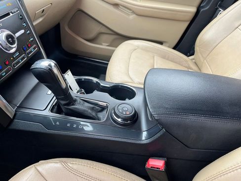 Used 2017 Ford Explorer Limited image 23