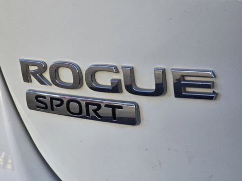 Used 2019 Nissan Rogue Sport S image 23