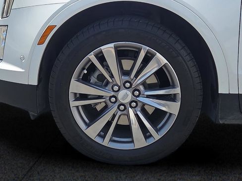 Used 2024 Cadillac XT5 Premium Luxury w/ Platinum Package AWD/4WD image 8