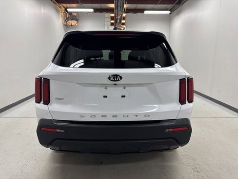 Used 2021 Kia Sorento LX image 5