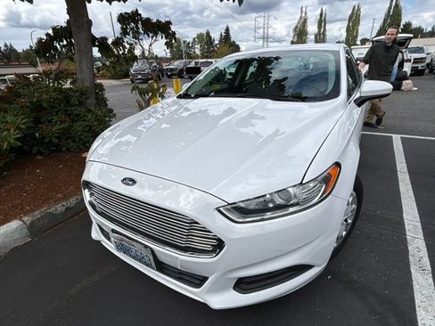 Used 2014 Ford Fusion S FWD image 1