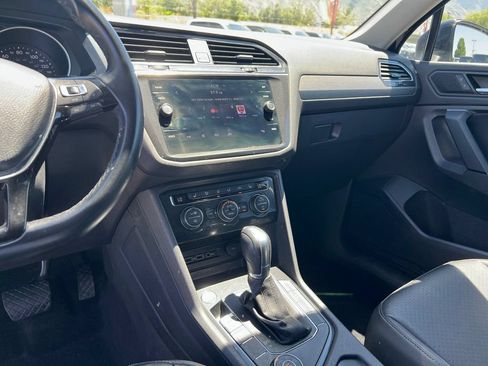 Used 2019 Volkswagen Tiguan SE w/ 3rd Row Seat Package AWD/4WD image 32