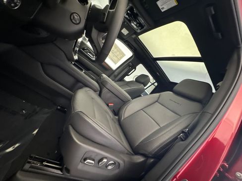 New 2026 GMC Yukon Denali w/ Sun & Power Step Package image 32