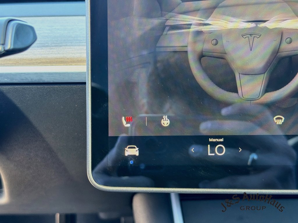 Used 2021 Tesla Model Y Long Range AWD/4WD image 26