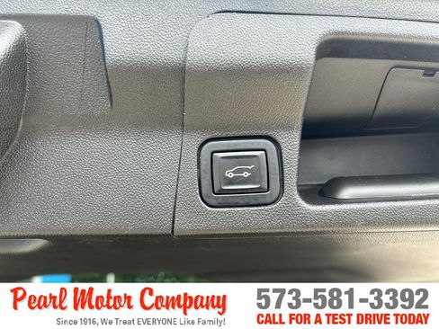 Certified 2022 GMC Acadia Denali w/ Denali Ultimate Package AWD/4WD image 25