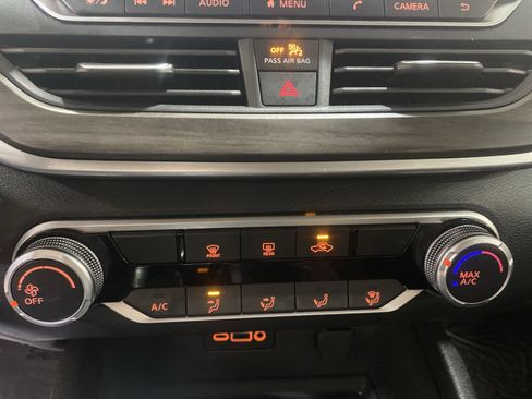 Used 2025 Nissan Altima 2.5 SV FWD image 23