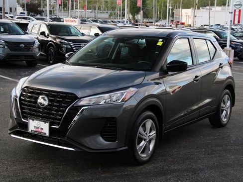Certified 2025 Nissan Kicks Play S FWD image 7