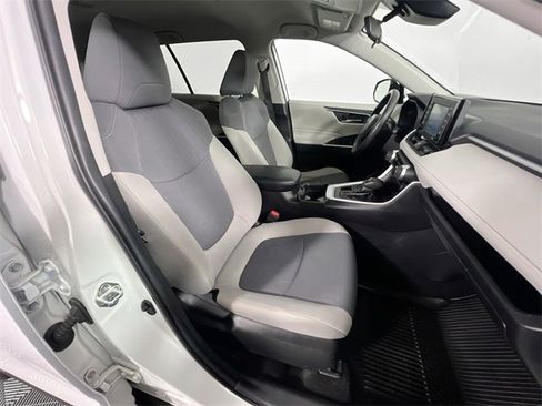 Used 2021 Toyota RAV4 XLE image 27