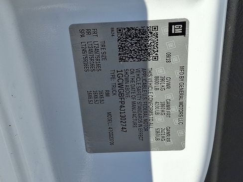 Used 2018 Chevrolet Express 2500 Extended image 26