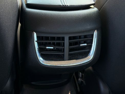 Used 2024 Chevrolet Malibu LT FWD image 9