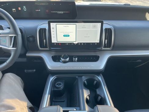 New 2025 Ford Expedition Active image 31